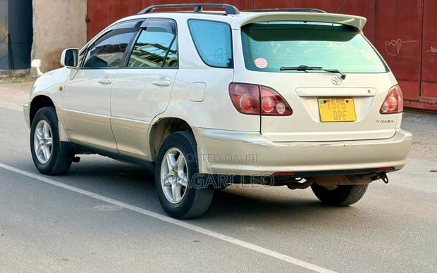 Toyota Harrier 2.4 2005 White