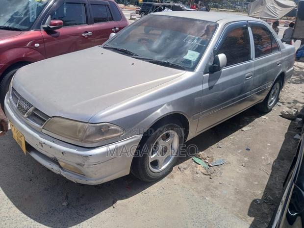 Toyota Carina 1.5 FWD Sedan 2001 Silver