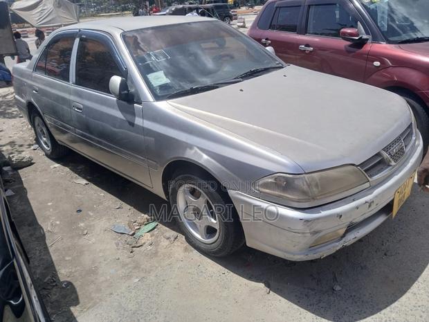 Toyota Carina 1.5 FWD Sedan 2001 Silver