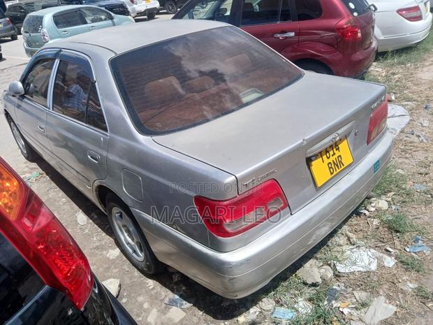 Toyota Carina 1.5 FWD Sedan 2001 Silver
