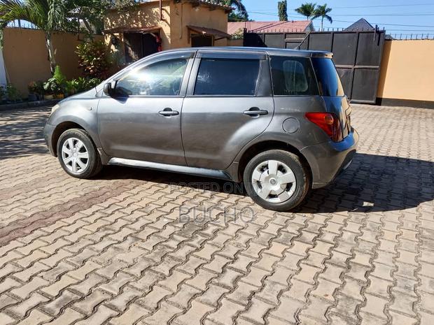 Toyota IST 2005 Gray