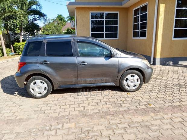 Toyota IST 2005 Gray