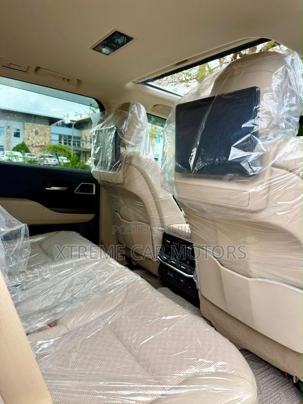 Toyota Land Cruiser 2024 White