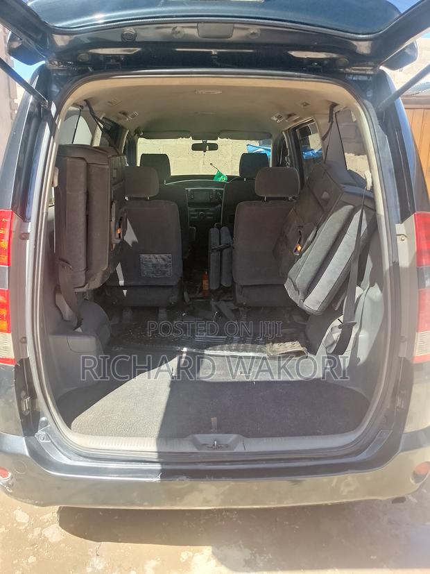 Toyota Noah 2.0 FWD (8 Seater) 2005 Black