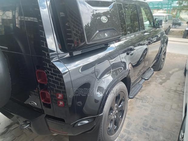 Land Rover Defender 2022 Black