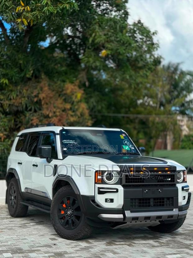 Toyota Land Cruiser Prado 2024 White