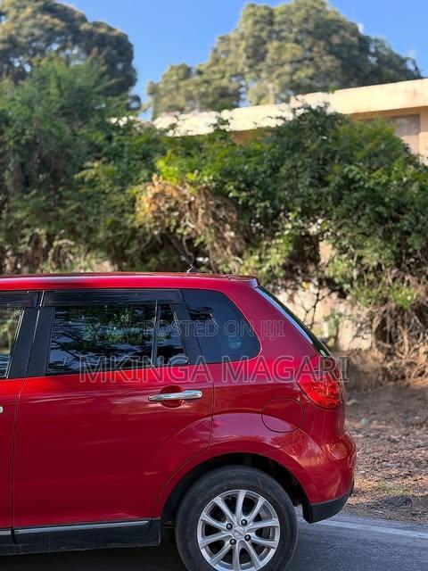 Mazda Verisa 2012 Red