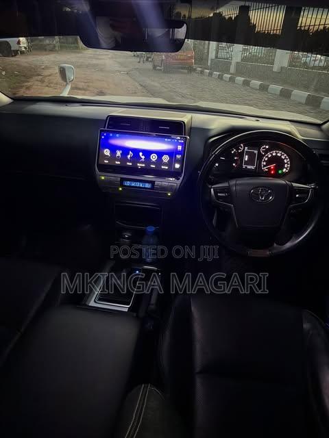 Toyota Land Cruiser Prado 2019 White