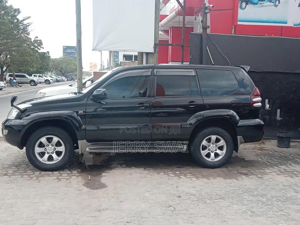 Toyota Land Cruiser Prado 2006 Black
