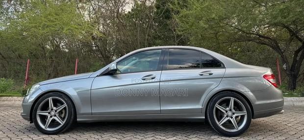 Mercedes-Benz C-Class 2009 Gray