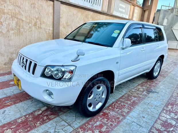 Toyota Kluger 2005 White