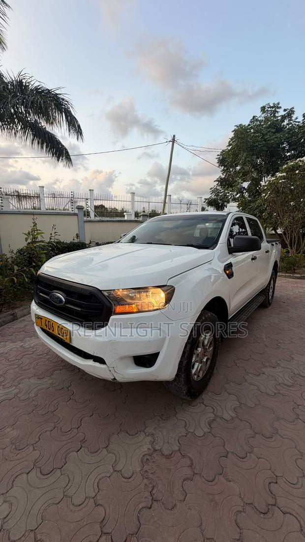 Ford Ranger Lariar 4x4 SuperCad 6ft. 2019 White