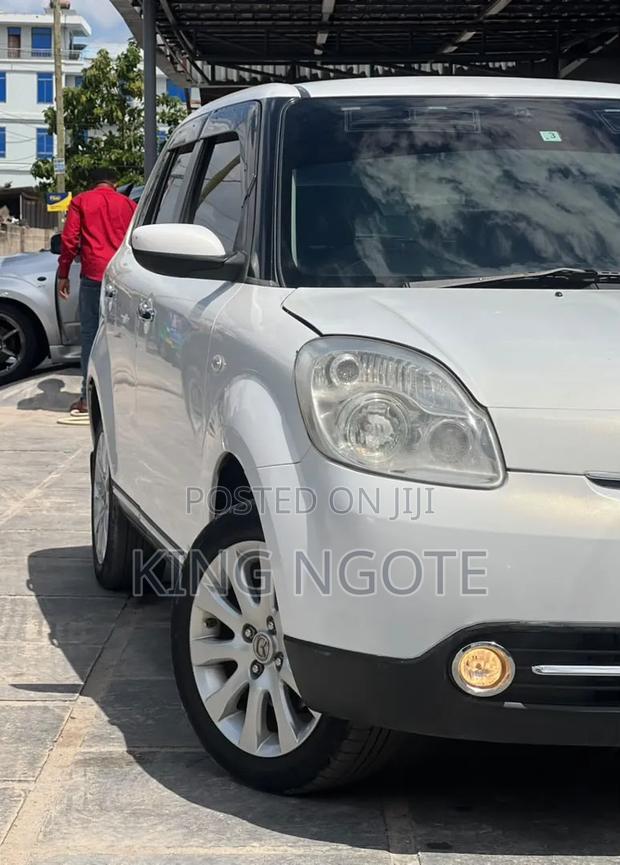 Mazda Verisa 2007 White