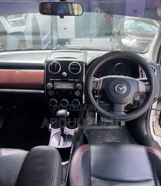 Mazda Verisa 2008 White