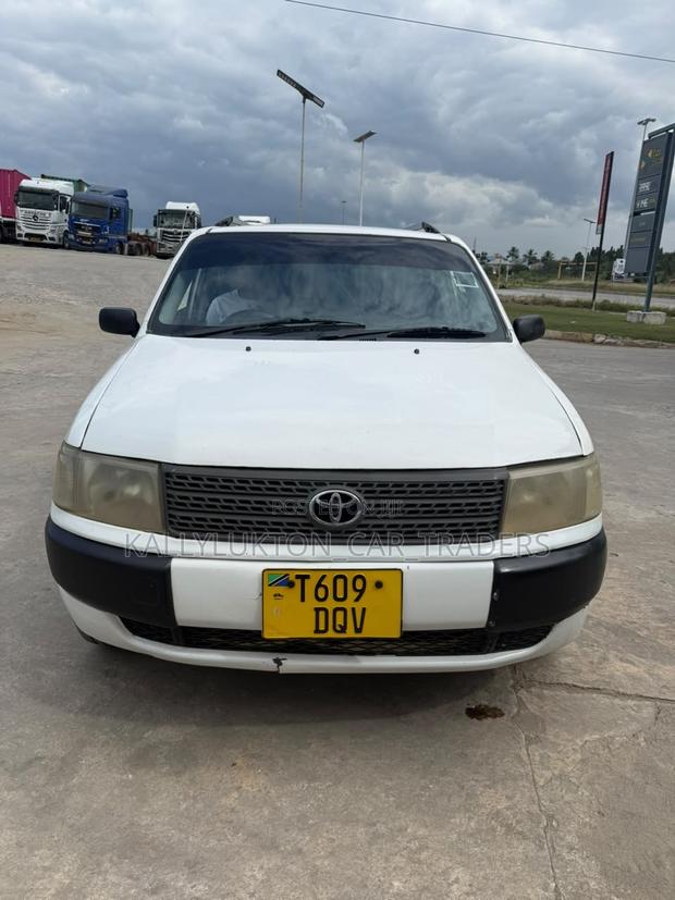 Toyota Probox 2004 White