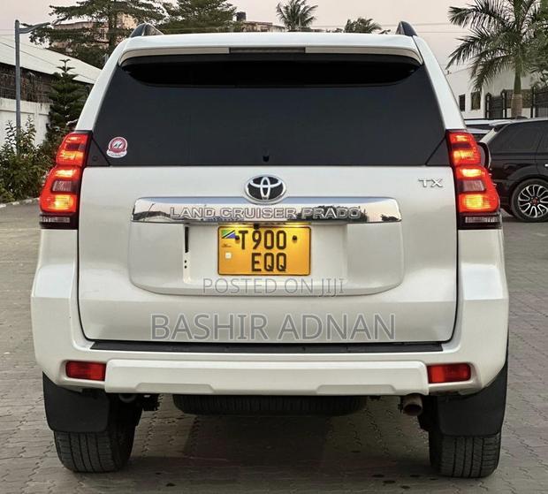 Toyota Land Cruiser Prado 2.8 2019 White