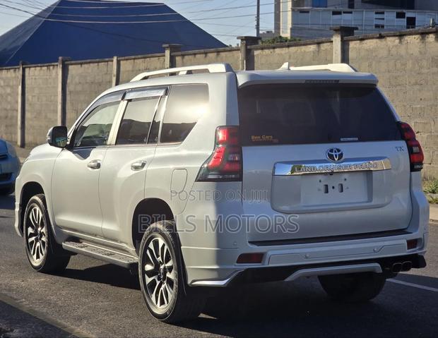 Toyota Land Cruiser Prado 2022 White