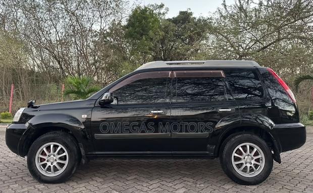 Nissan X-Trail 2.0 2006 Black