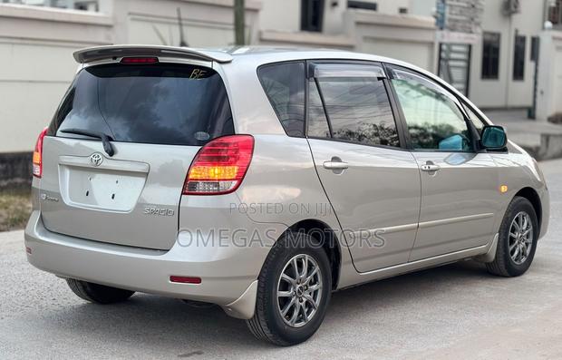 Toyota Corolla Spacio 1.5 X 2007 Gold