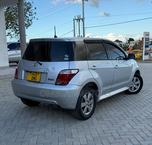 Toyota IST 2006 Silver