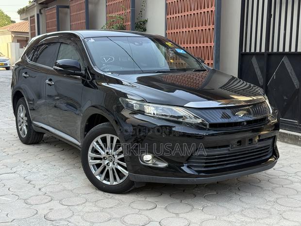 Toyota Harrier 2.0 2016 Black