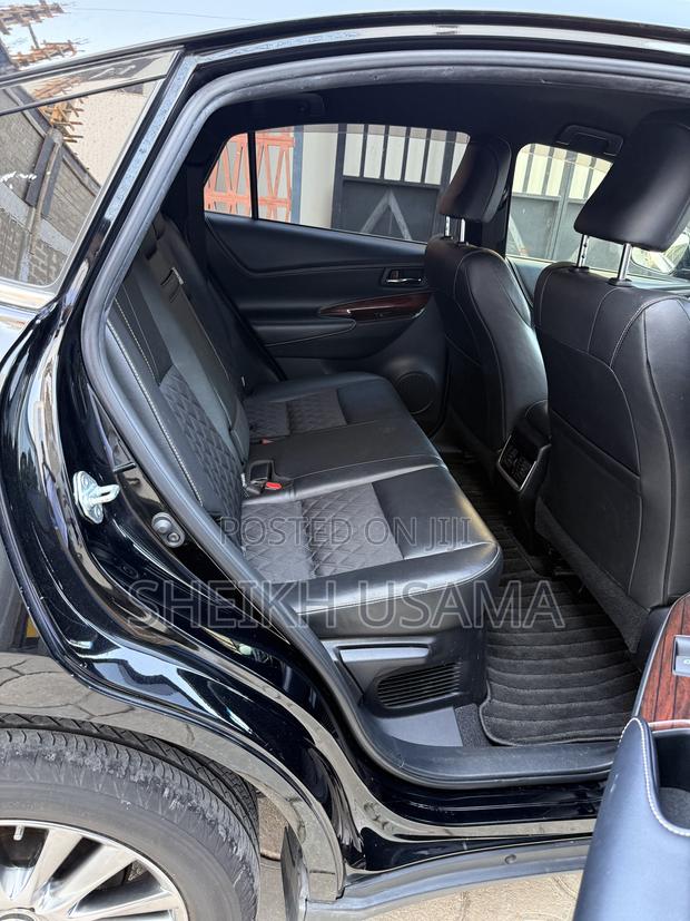 Toyota Harrier 2.0 2016 Black