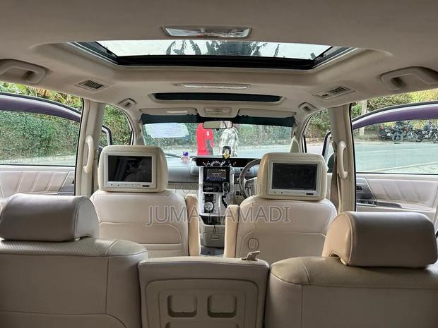 Toyota Noah 2009 Silver