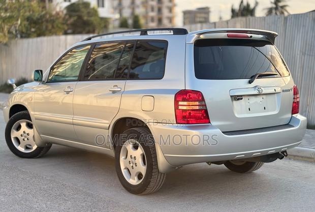 Toyota Kluger 2003 Silver