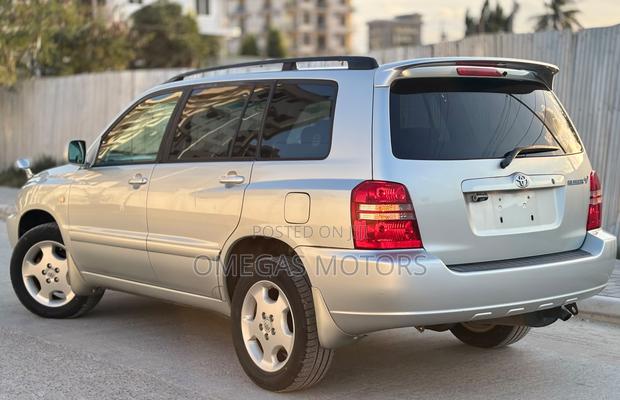 Toyota Kluger 2003 Silver
