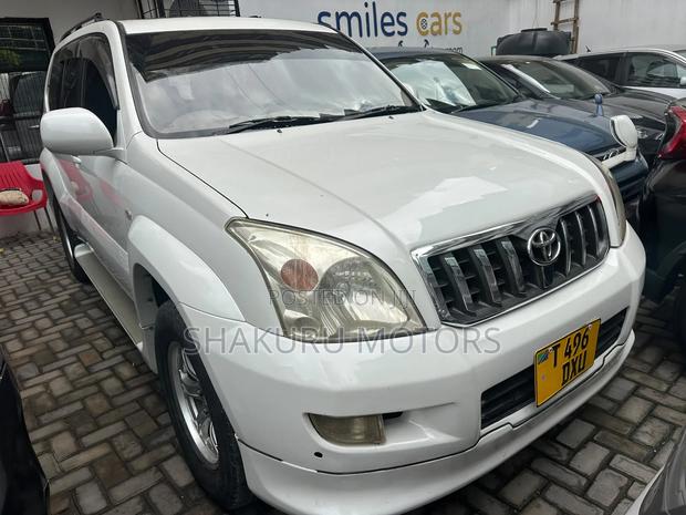 Toyota Land Cruiser Prado 2005 White
