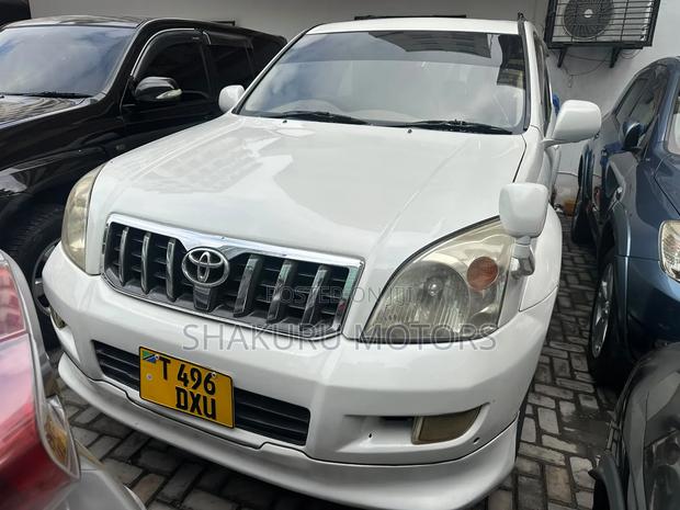 Toyota Land Cruiser Prado 2005 White