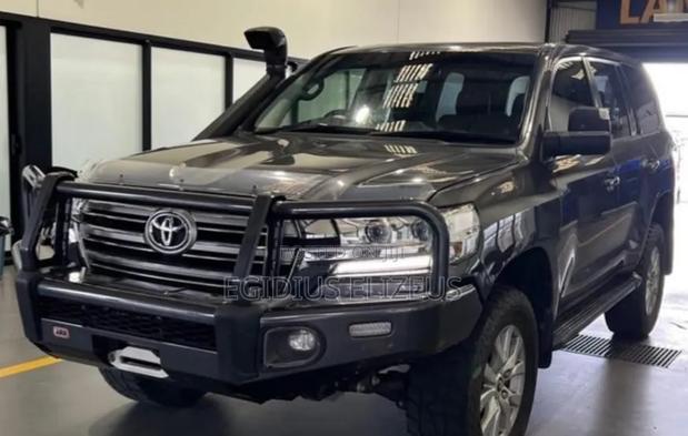 Toyota Land Cruiser 2019 Gray