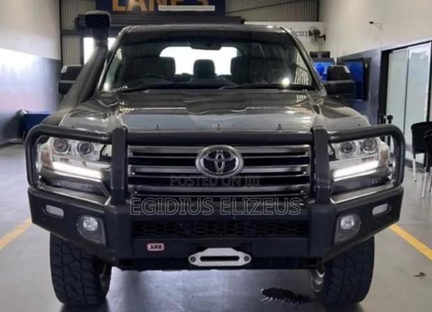 Toyota Land Cruiser 2019 Gray