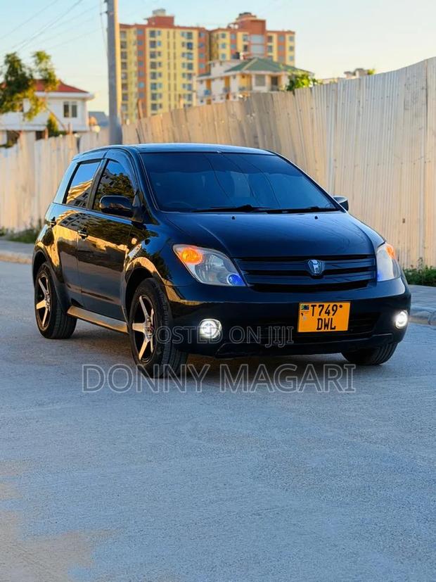 Toyota IST 2003 Black
