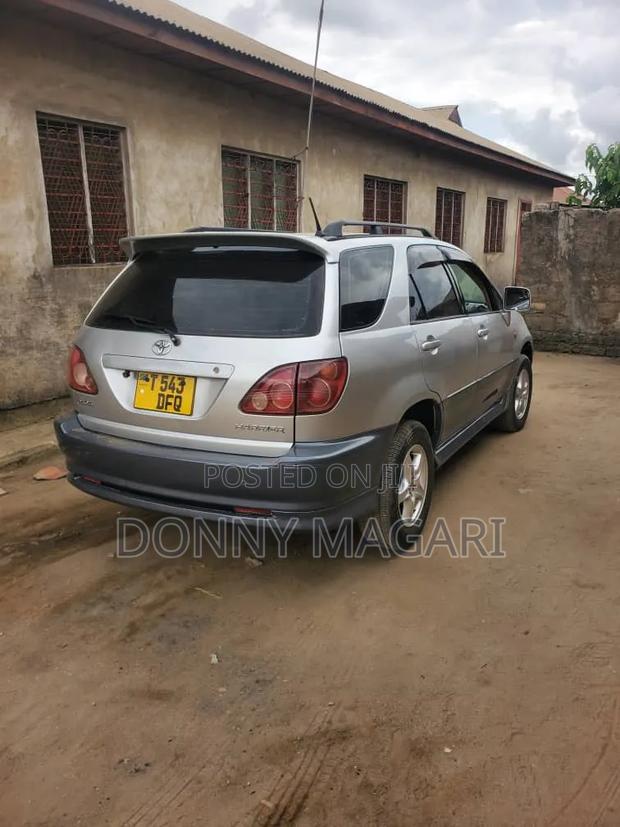Toyota Harrier 2002 Silver