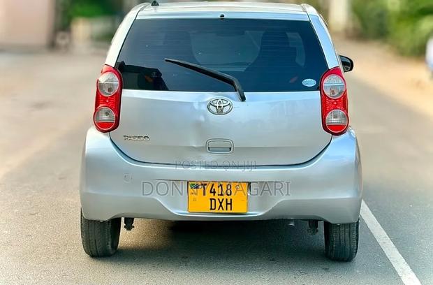 Toyota Passo 2011 Silver