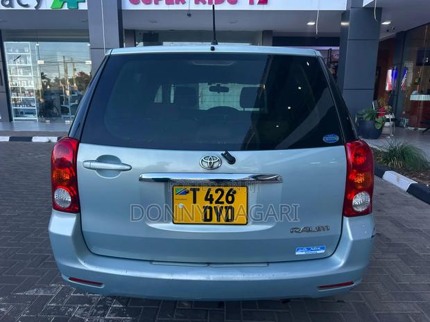 Toyota Raum 2006 Blue