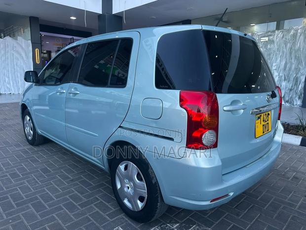 Toyota Raum 2006 Blue