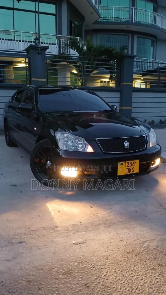 Toyota Crown 2006 Black
