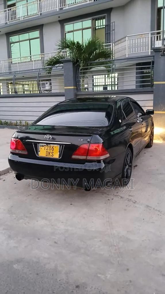 Toyota Crown 2006 Black