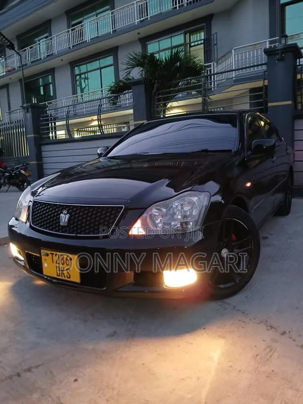 Toyota Crown 2006 Black