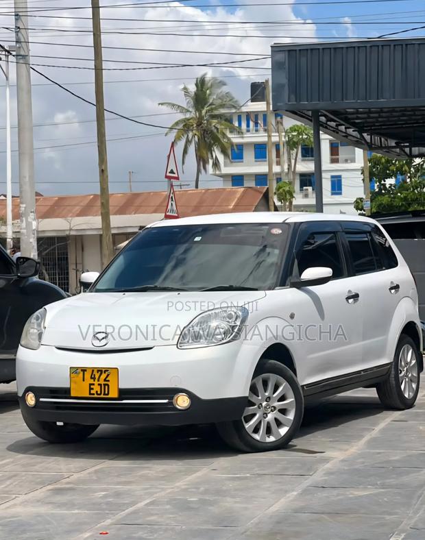 Mazda Verisa 2007 White
