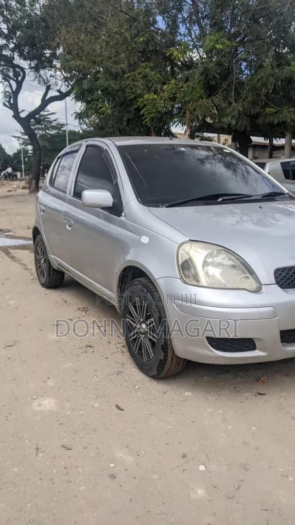Toyota Vitz 2003 Silver