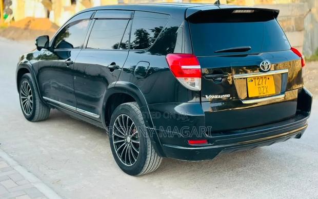 Toyota Vanguard 2006 Black