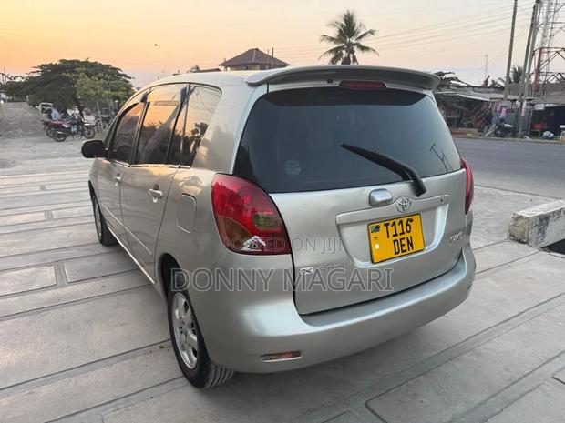 Toyota Corolla Spacio 2005 Silver