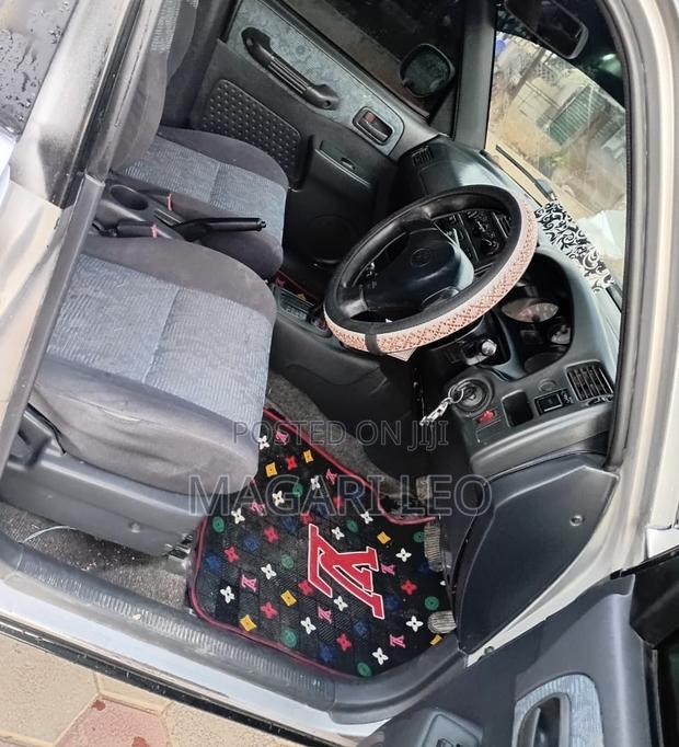 Toyota RAV4 Base FWD 1999 Silver