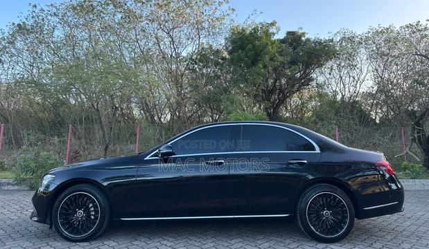 Mercedes-Benz E400 2016 Black