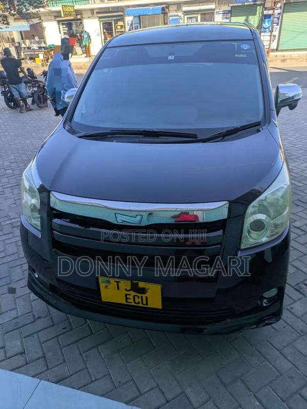 Toyota Noah 2007 Black