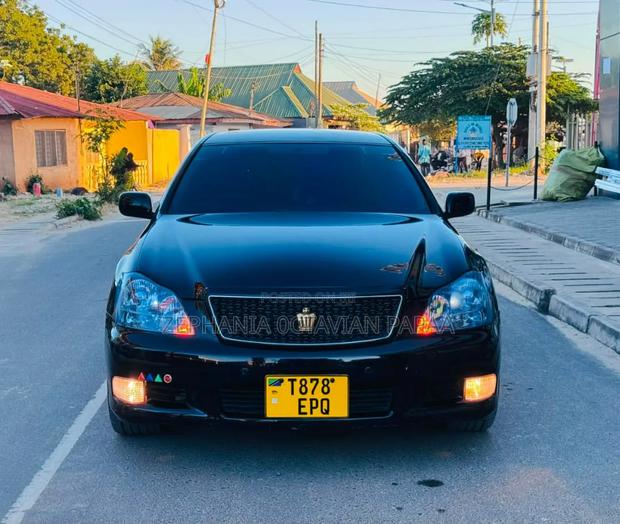 Toyota Crown 2006 Black
