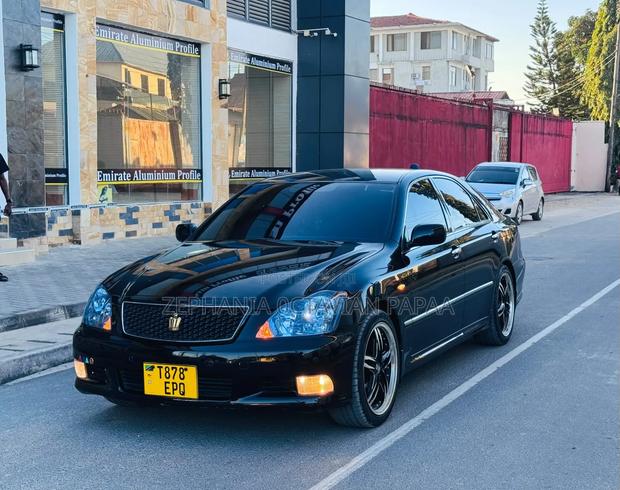Toyota Crown 2006 Black
